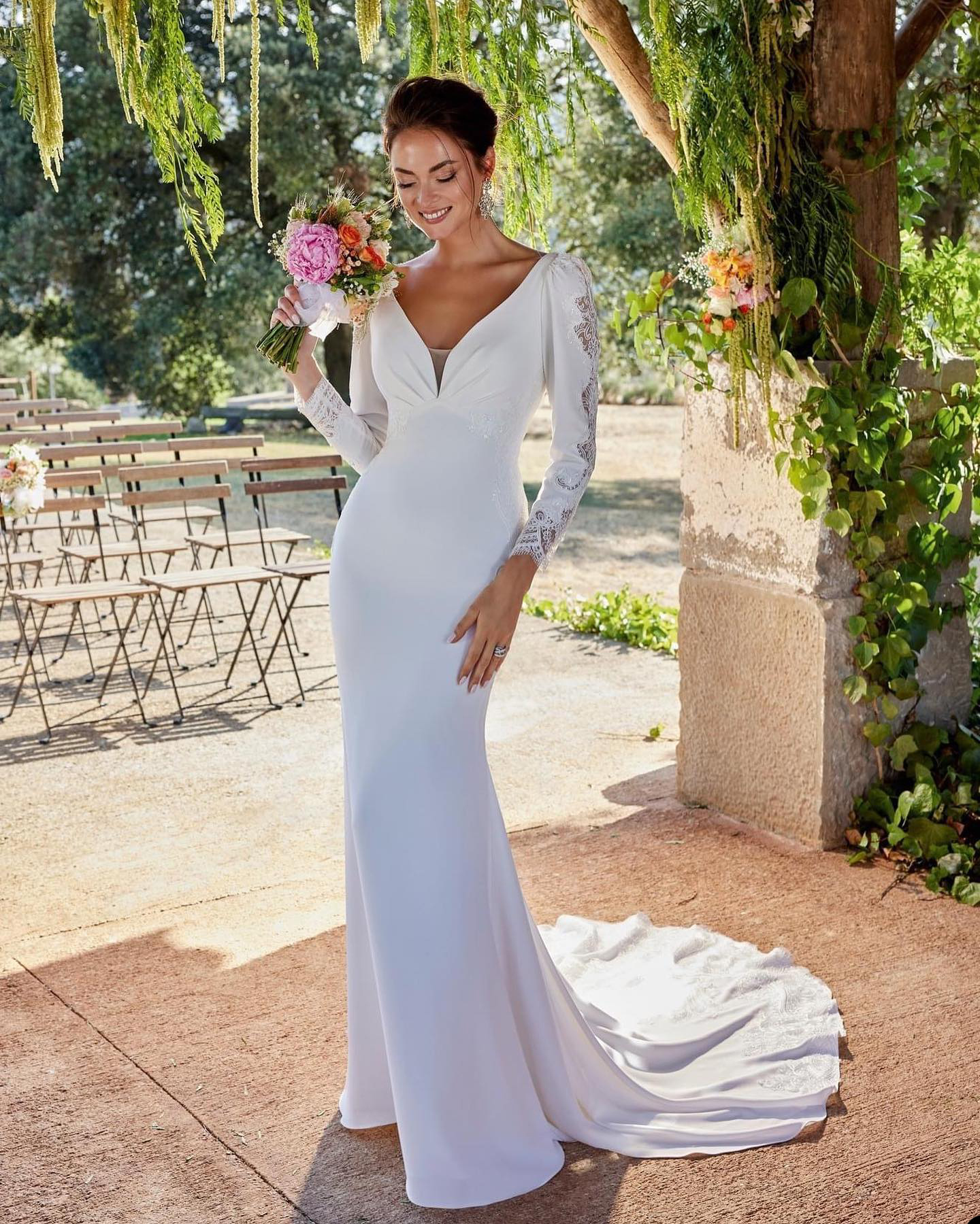 2025 New Bohemian Mermaid Wedding Dresses Sexy V Neck Long Sleeves Backless Lace Appliques Bridal Gowns Vestidos De Noiva