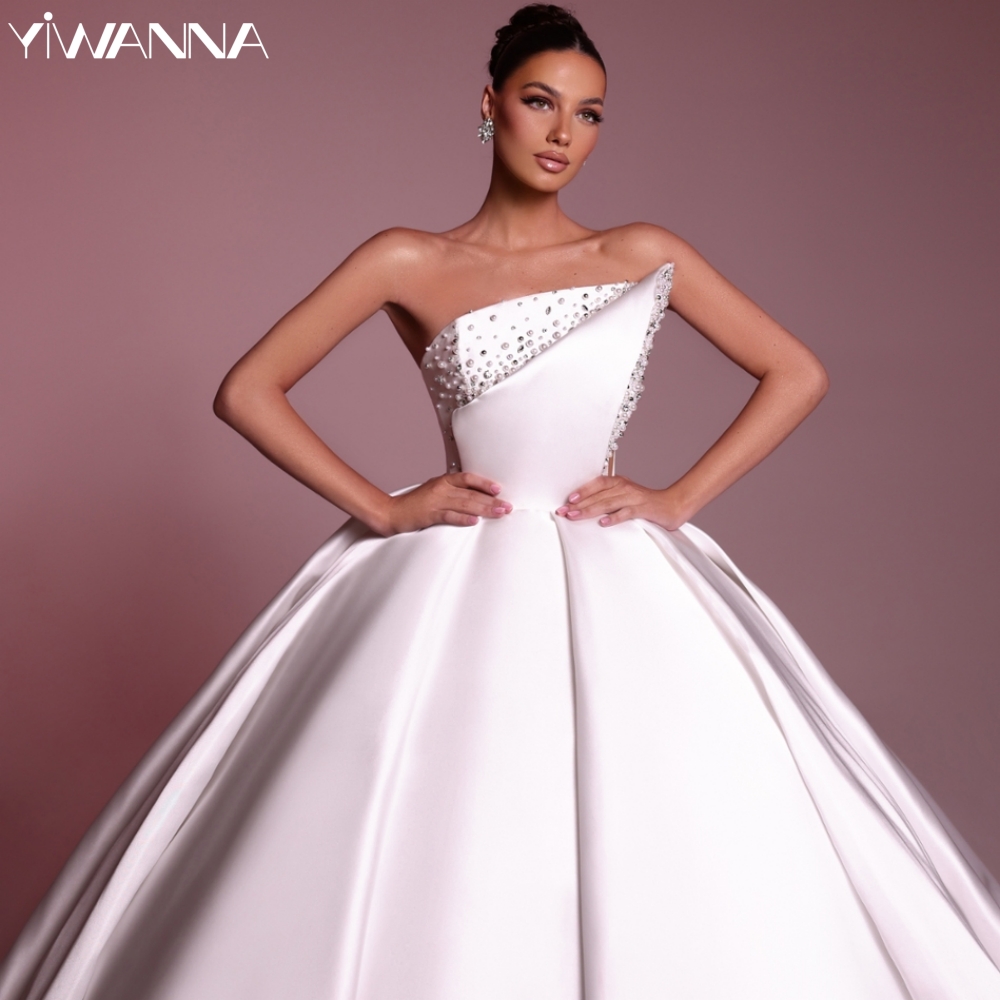 Elegant Satin Ball Gowns Wedding Dress Glitter Beads Pearls Bridal Gown 2025 Customized Strapless Sleeveless Dresses For Bride