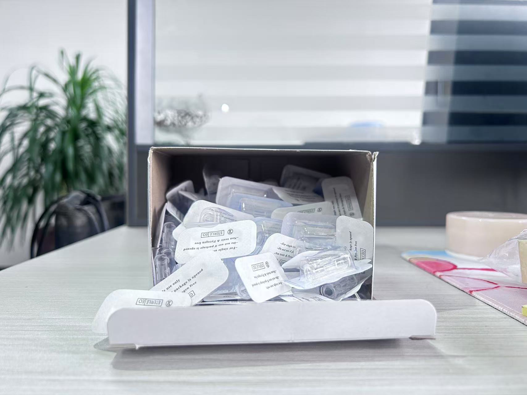 100pcs one  box Factory retail wholesale Ruhr thread Pp material transparent syringe adapter bidirectional connector syringe