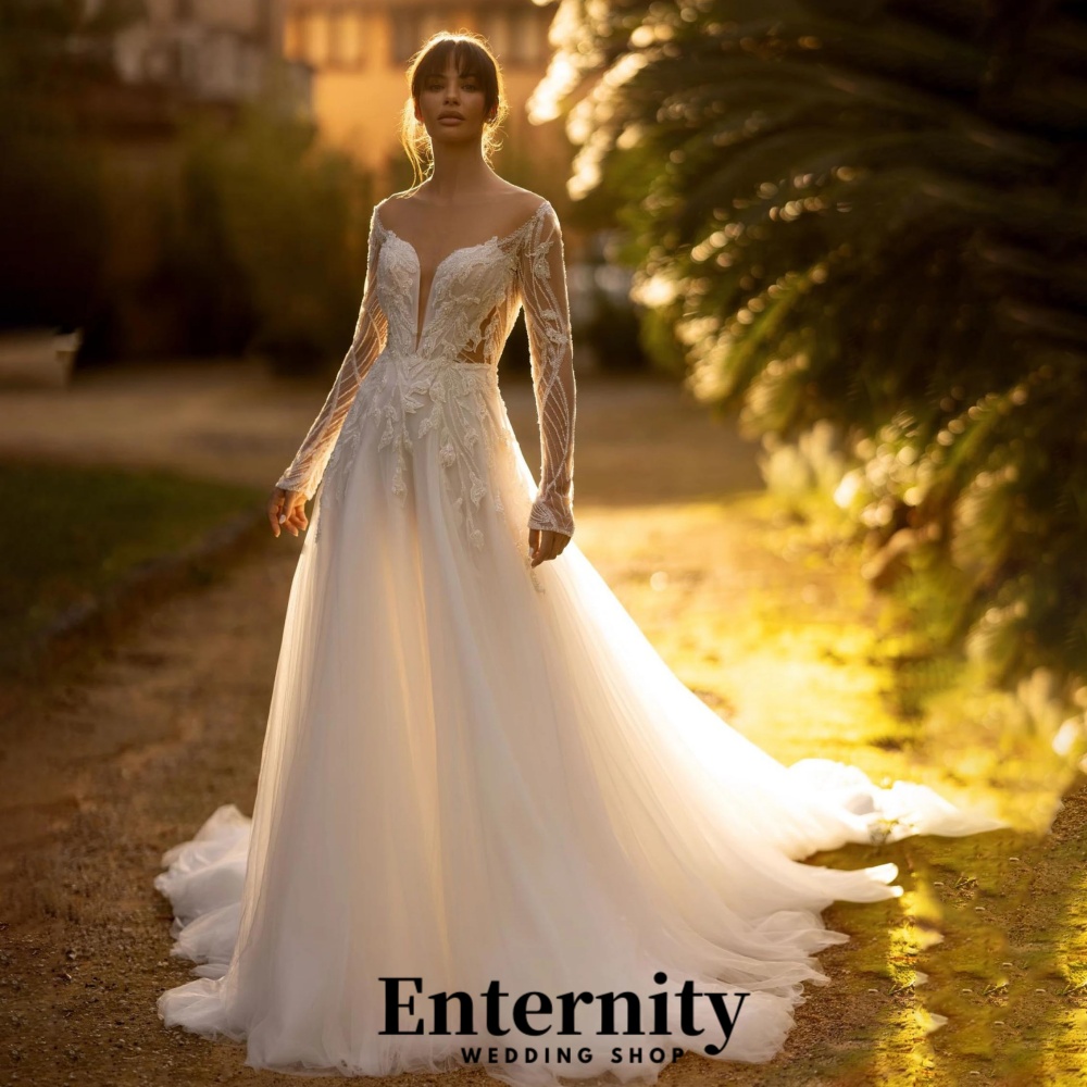 Customized A Line V-neck Lace Applique Wedding Dress Charming Button Bridal Dress Long Sleeve Bridal Gown vestido de novia