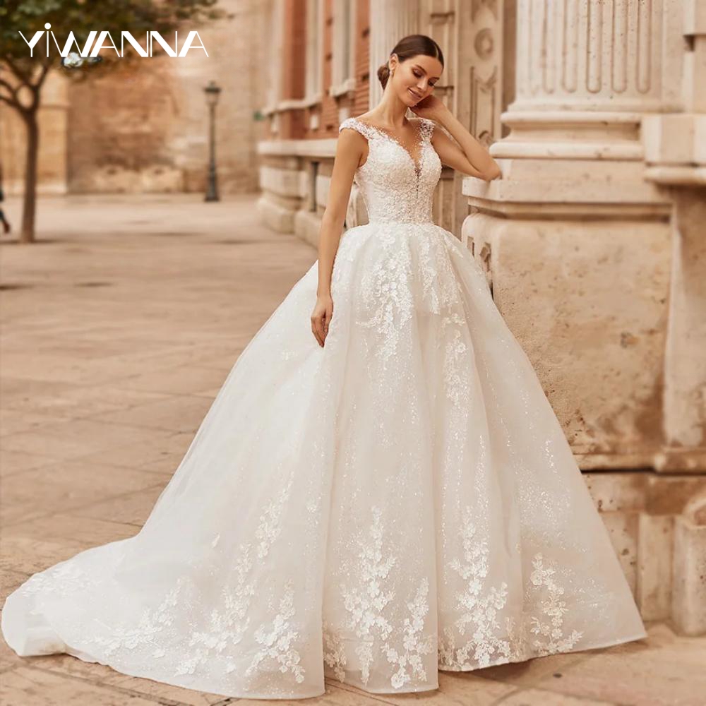 Charming Lace Appliques Wedding Dress Elegant V-neck Sleeveless Bridal Gown Customized Elegant Glitter Tulle Dresses For Bride