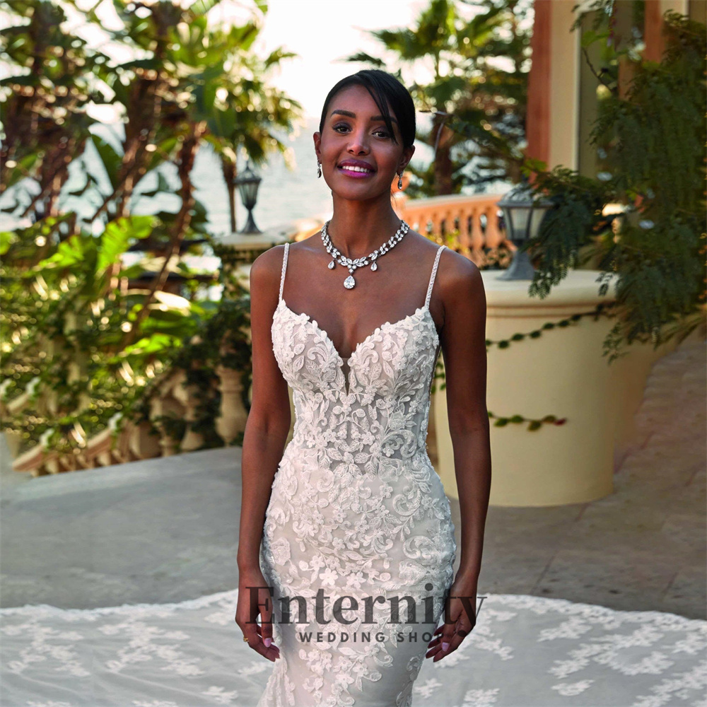 Customized A Line Lace Applique Wedding Dress Sexy Backless Floor-length V-neck Spaghetti Strap Bridal Gown  Vestidos De Novi