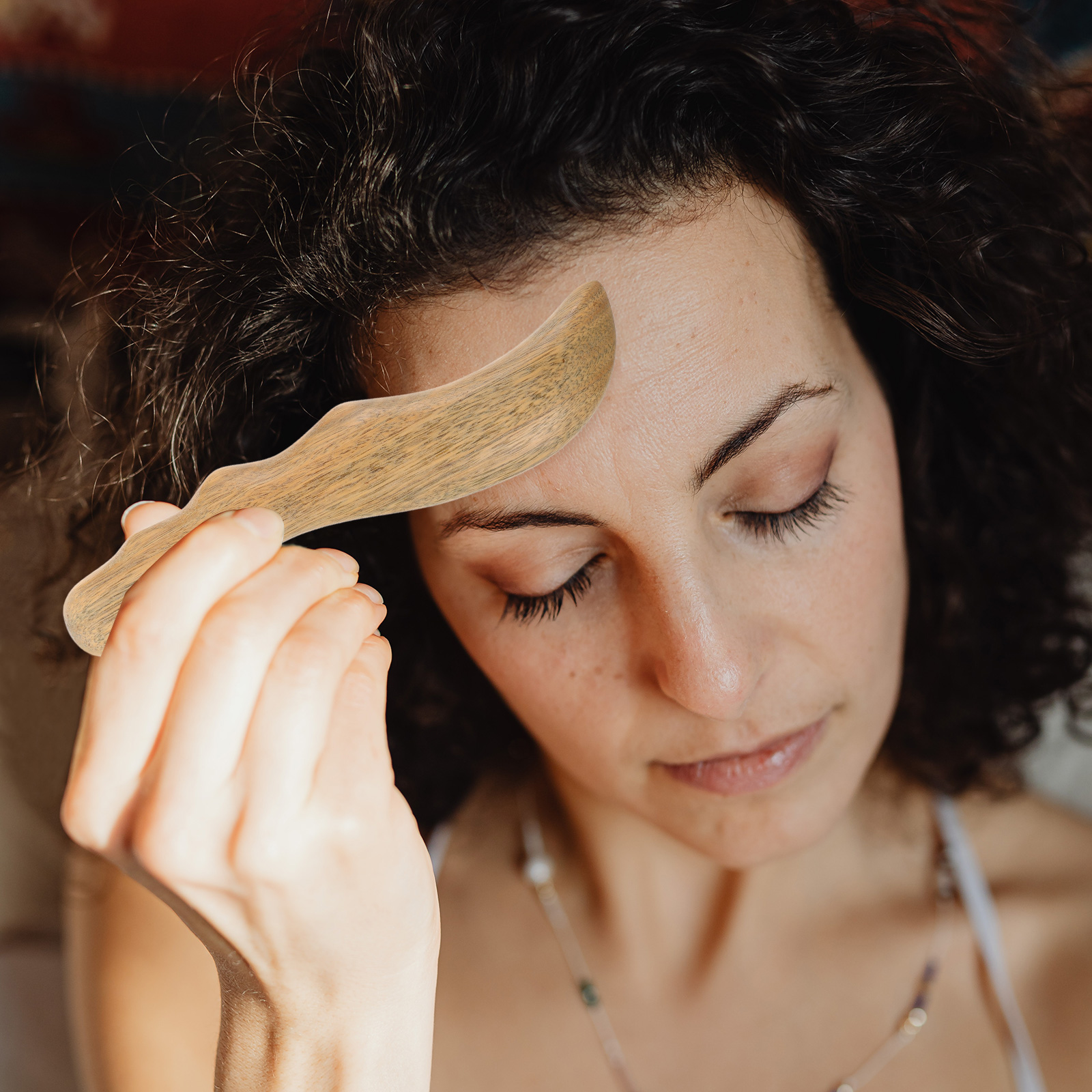 Wooden Gua Board Green Sandalwood Knife Design Promotes Circulation Scraping Tool Facial Roller Anti Aging Skin Massager