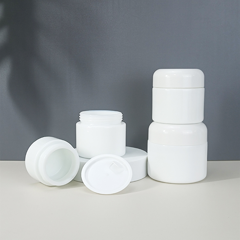 White Porcelain Glass Oil Cream Jar Cans with White Plastic Cap Round Opal Ceramic Cosmetic Cream Glass for Skin Care Packaging