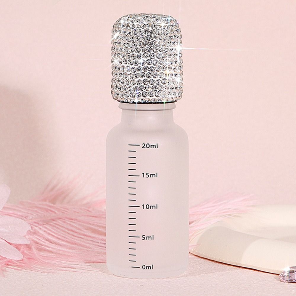 Gift Bling Rhinestone Essential Oil Bottle Refillable Leakproof Bottle 20ml with Scale Roll-on Bead Bottle Travel