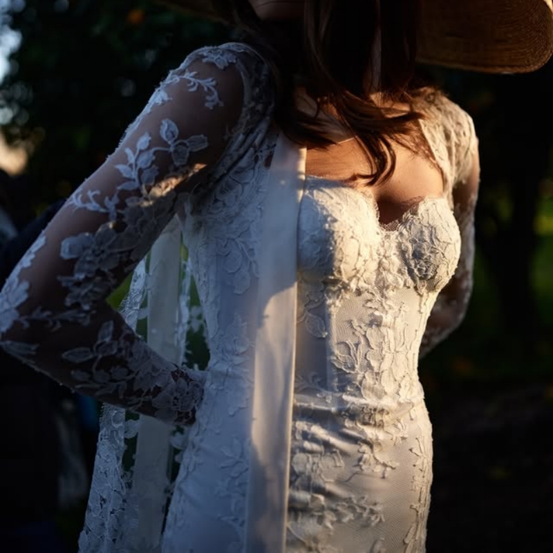 Customized simple white Ball Gown Royal Wedding Dresses Lace applique flower Long tail Made Robe De