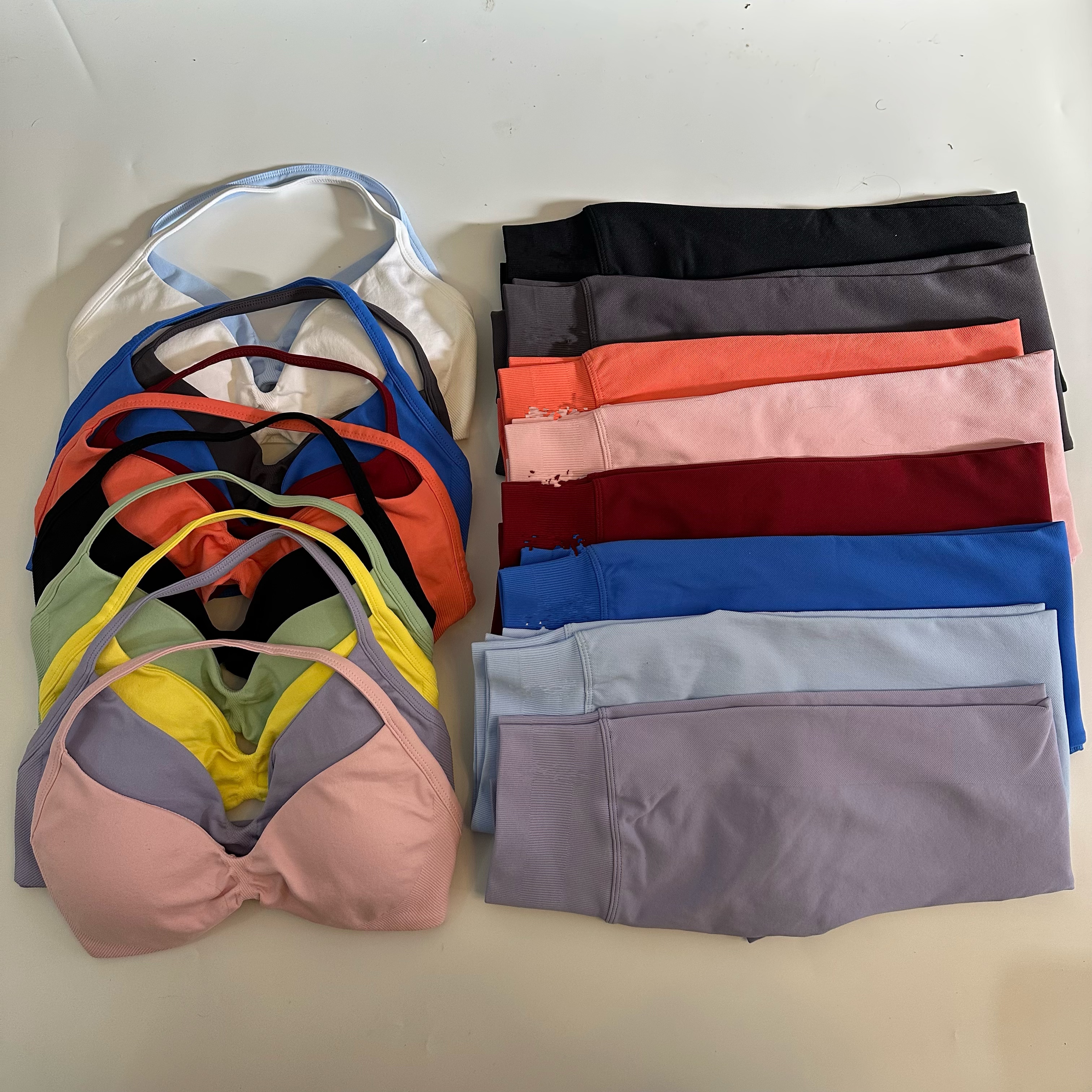 No Logo Seamles Yoga Set Women Workout Scrunch Leggings Set Strappy Halter Sports Bra Fitness Gym Clothing Workout Set 2 Pieces