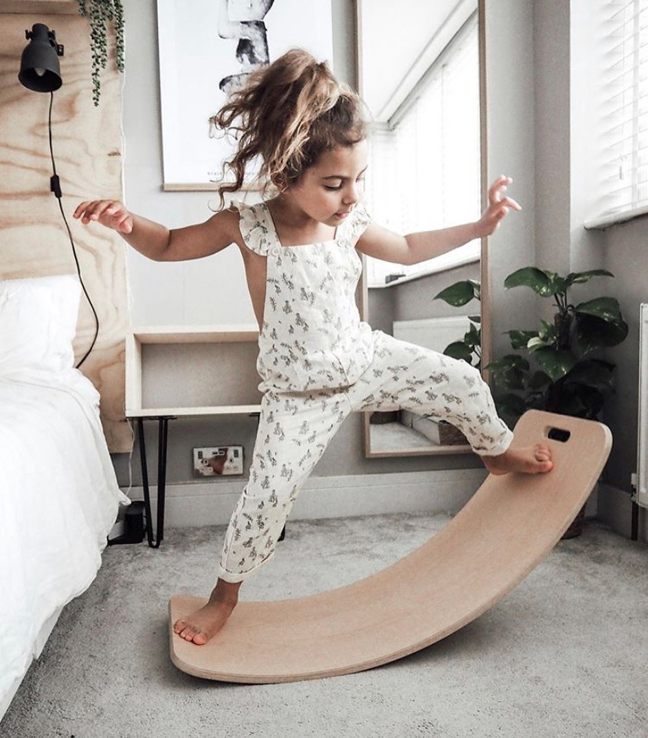 Multifunction Wooden Balance Board Surfing Fitness Training Wobble Board for Kids Baby Yoga Curvy Board