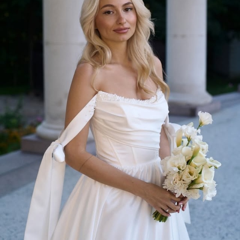 customized satin white Off Shoulder Short Sleeves Sweetheart pearl Ball Gown Wedding Dress applique With Beading Bridal Gowns