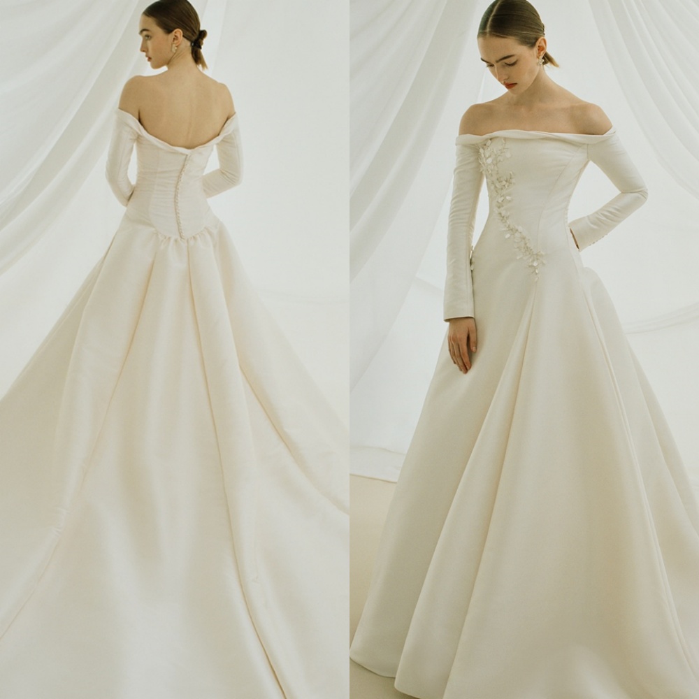 Customized Fashion Ivory Wedding Dresses Dreamy Off the Shoulder Long Sleeves Heavy Industry Wedding Dresses 2025 Bride Gowns