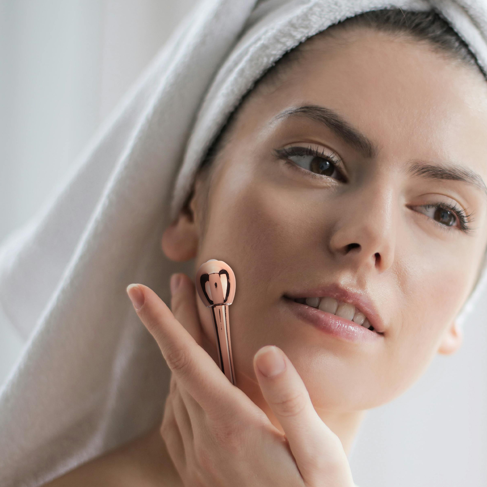 Eye Cream Roller Applicator Tool with Massage Function Portable Eye Skincare Tool Facial Massager Stick Anti Puff Rose Gold