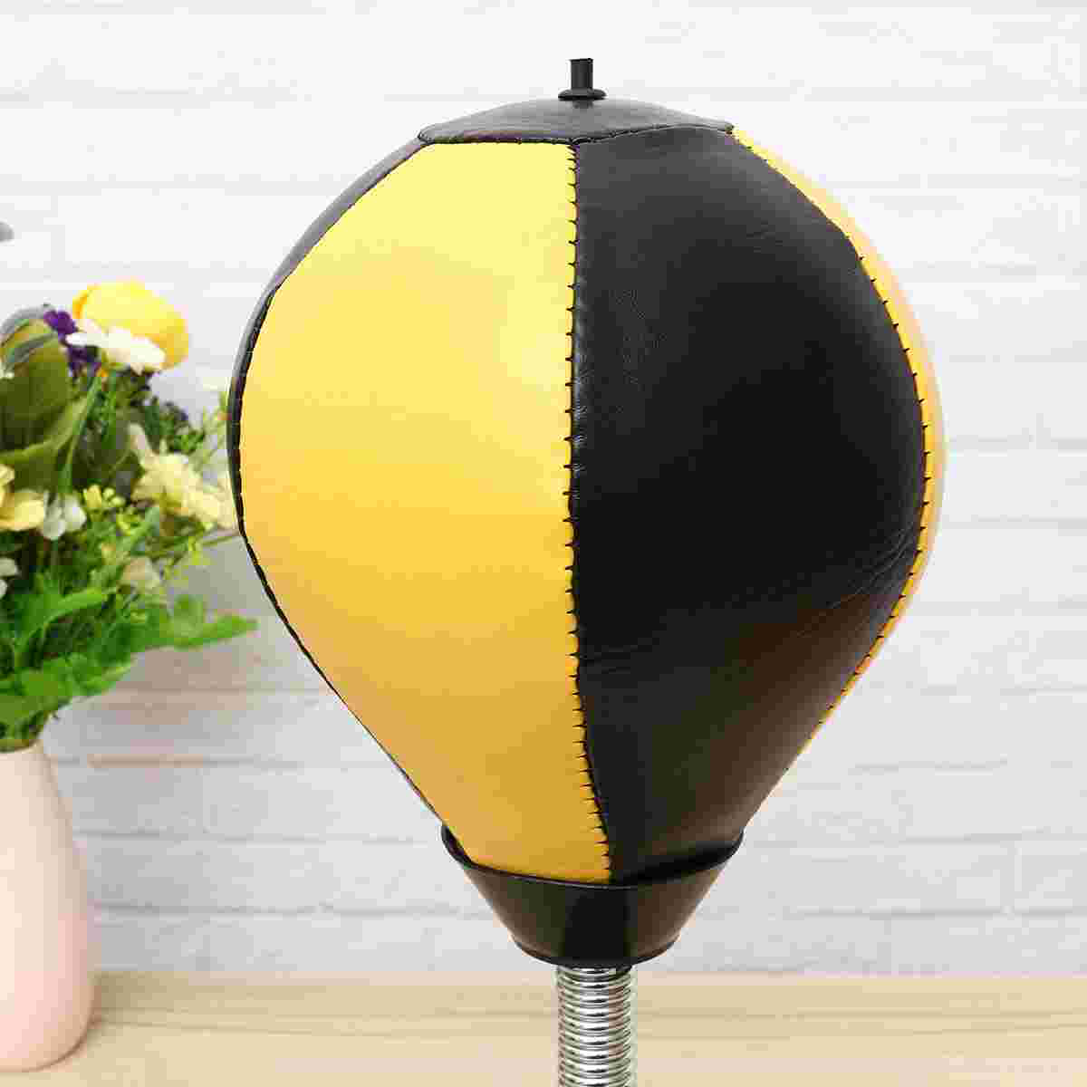 1pc Desktop Punching Bag Small Suction Cup Boxing Ball Mini Ball for Home or Office (Yellow and Black Boxing Ball+