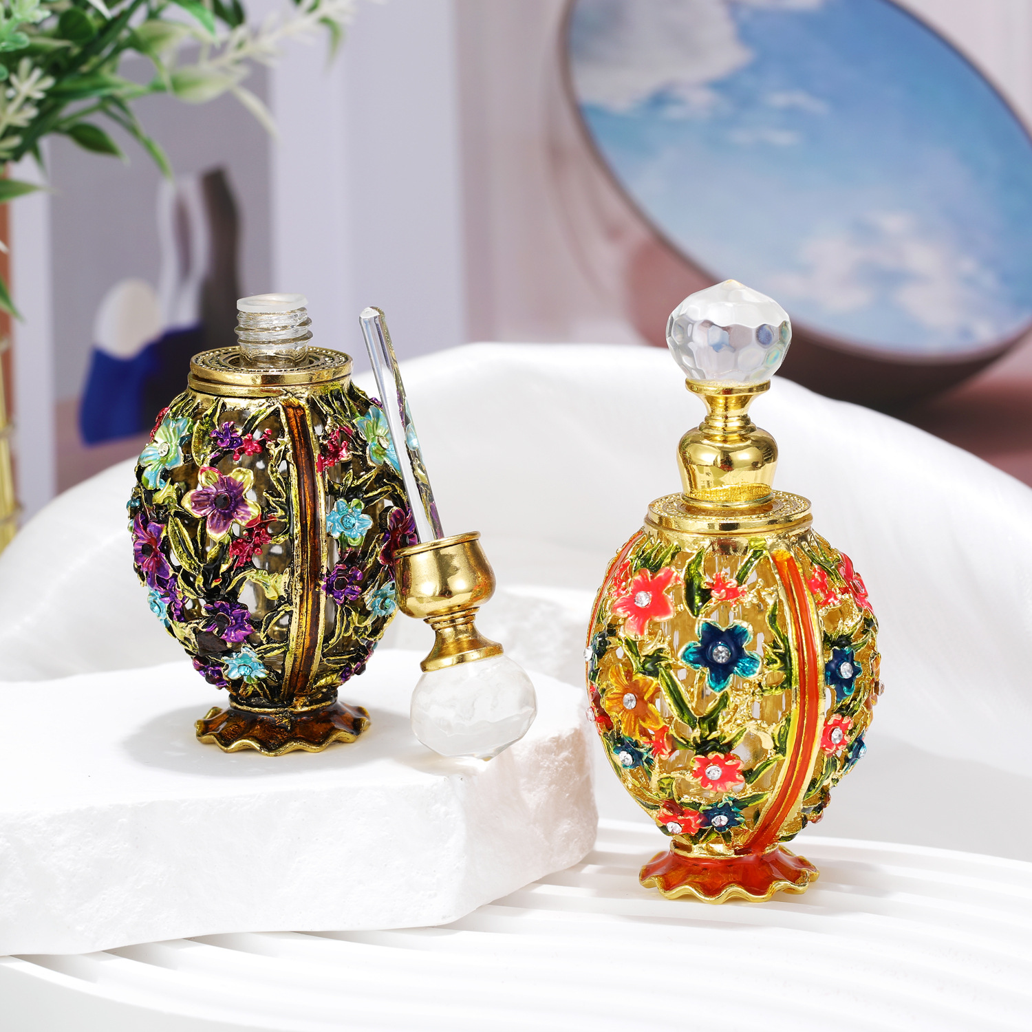 New hollow design 15ML round metal bottle perfume bottle essential oil bottle fragrance cosmetic water glass bottle