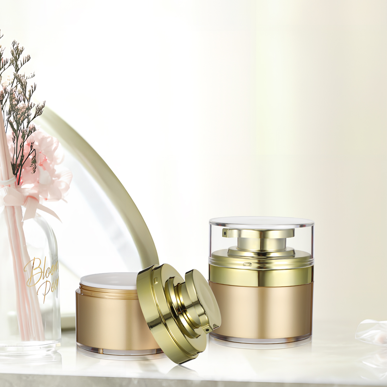 4pcs Press Vacuum Bottles Empty Pump Jars for Creams Travel Lotion Dispenser Skincare Containers Airless Pump Jar Travel Size