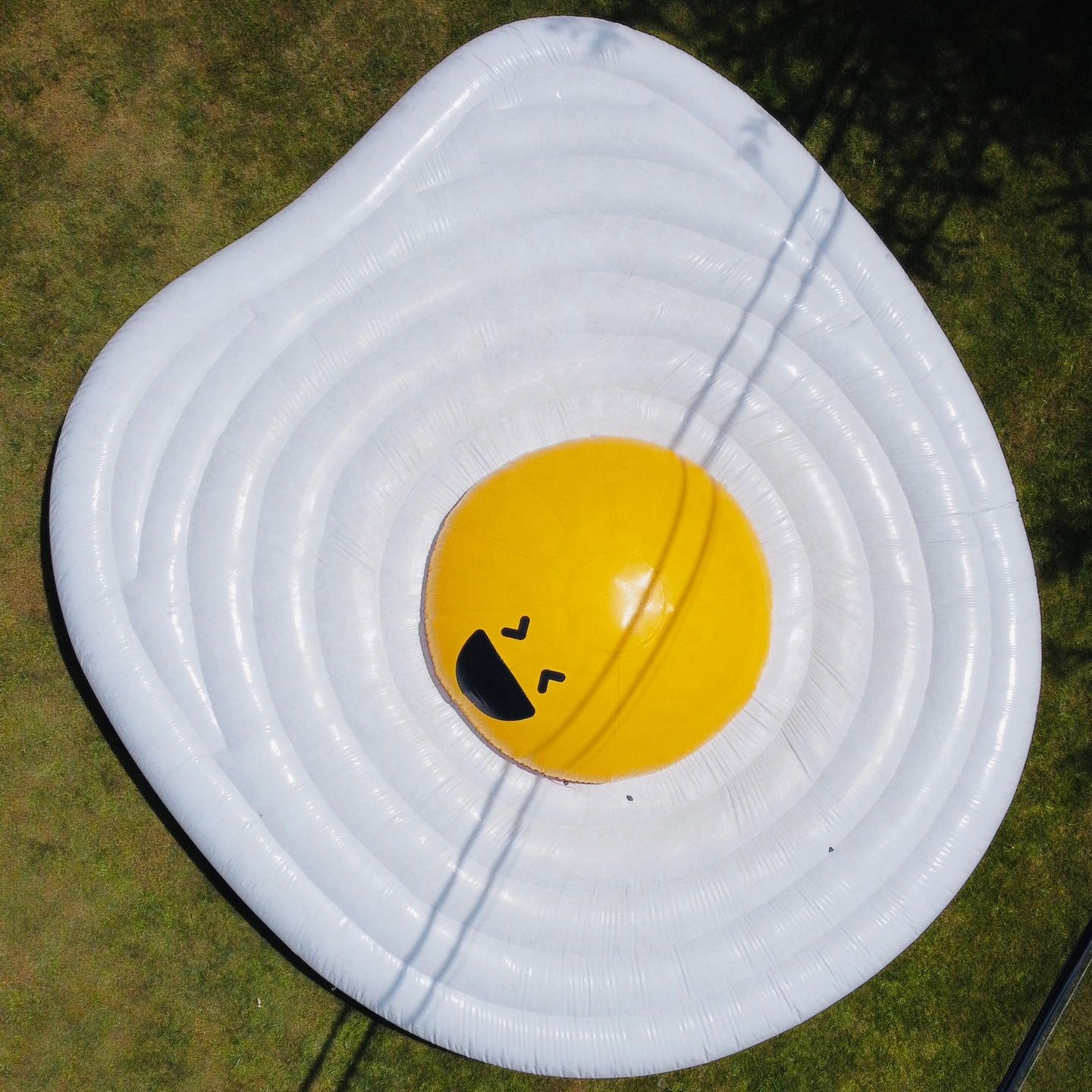 Inflatable Bouncy Trampoline Water Floating Trampoline Egg Shape