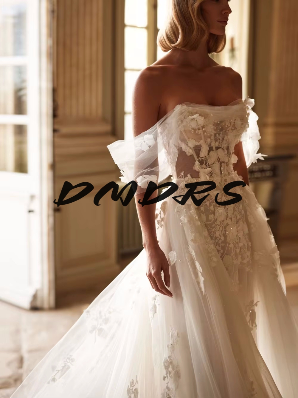 Ivory Appliques Tulle Wedding Dress Romantic Pearls Zipper Back Customized For Bride Elegant Corset Fashionable Bridal Gown