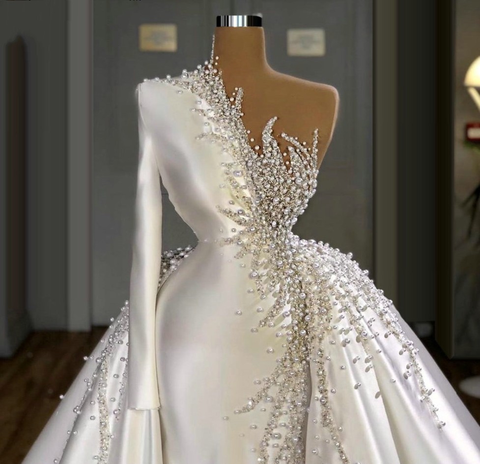 One Shoulder Mermaid Satin Wedding Dresses 2025 with Detachable Train Luxury Pearls Bridal Gowns Vestidos De Noiva Customized