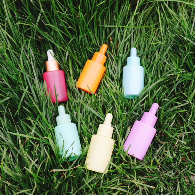 Essential Oil Bottle Macaron Colored Cosmetics Serum Dropper Glass Pipe Empty Reusable Vials Luxury Essential Oil Glass Bottle