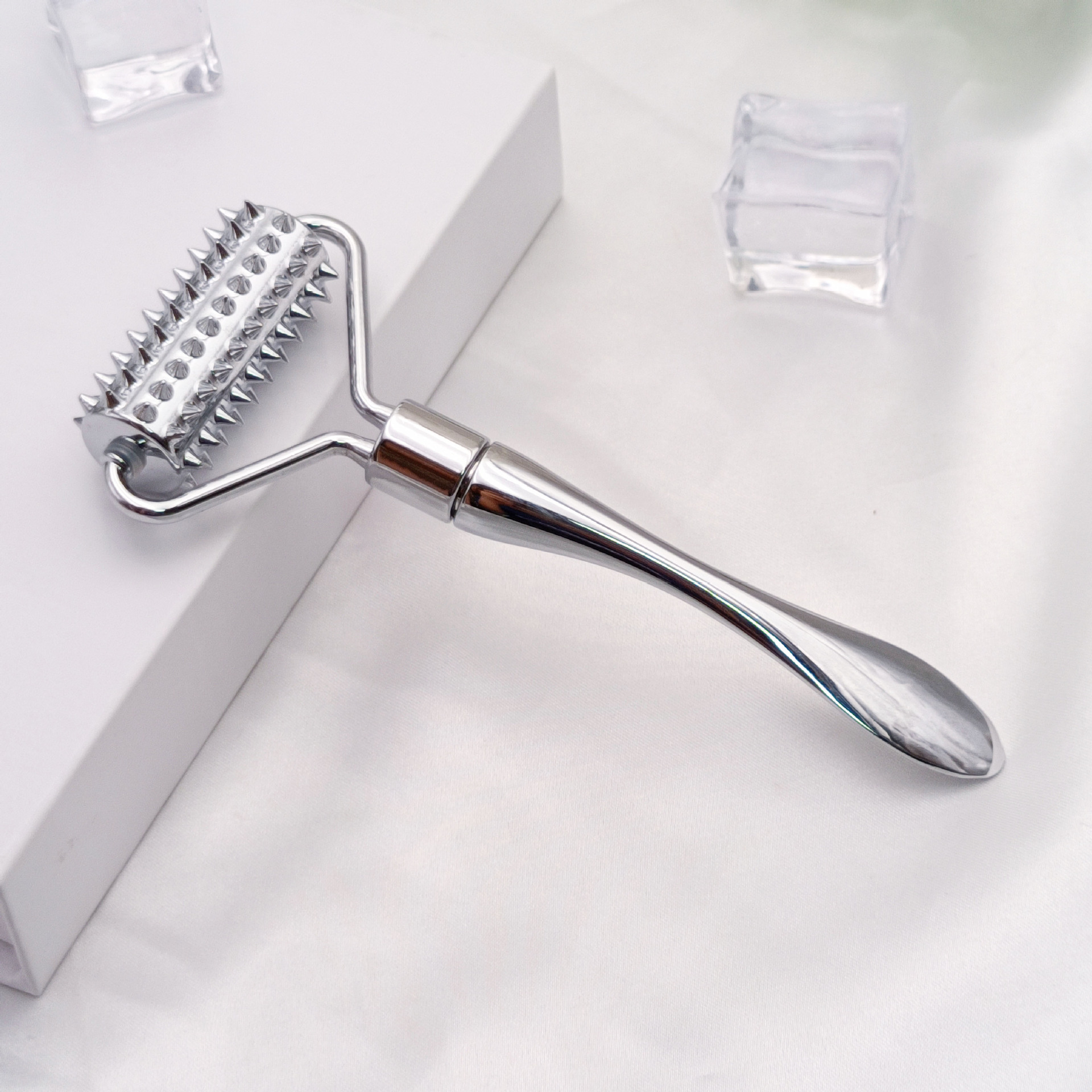 Massage Tool Face Roller Adjustable Deep Tissue,Metal Face Eye Massage Roller,Massage for Puffiness,Stress Relief,Skin Care Tool