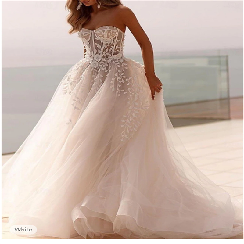 Beach Open Back Formal Wedding Dresses Ball Gown Sweetheart Sleeveless Sweep / Brush Train Tulle Bridal Gowns With Appliques