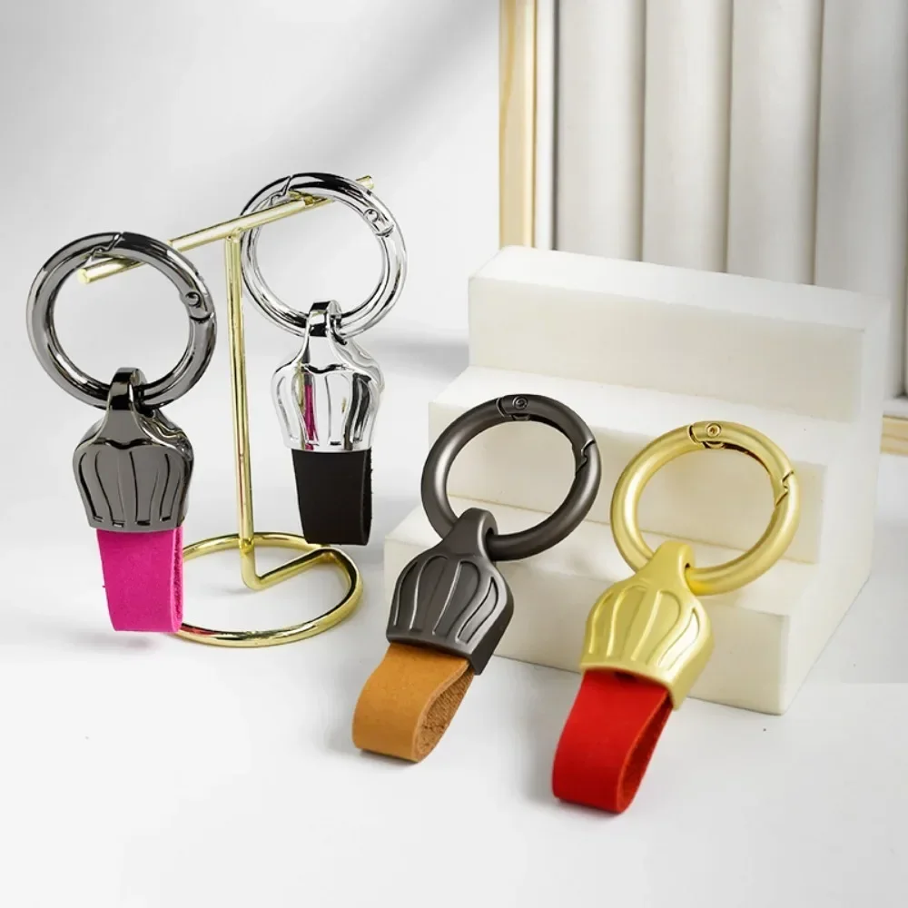 Leather Car Moto KeyChain Creative Personality Multi Color Idea for Man Women Keyring Metal Key Big Ring Buckle Chains Gift