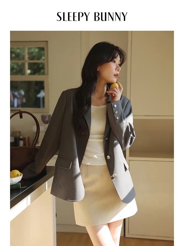 Women Vintage Double-Breasted Blazer with Slit and Notched Collar Spring 2025 Slim Fit Commuter Chic Casual High-End Jacket.