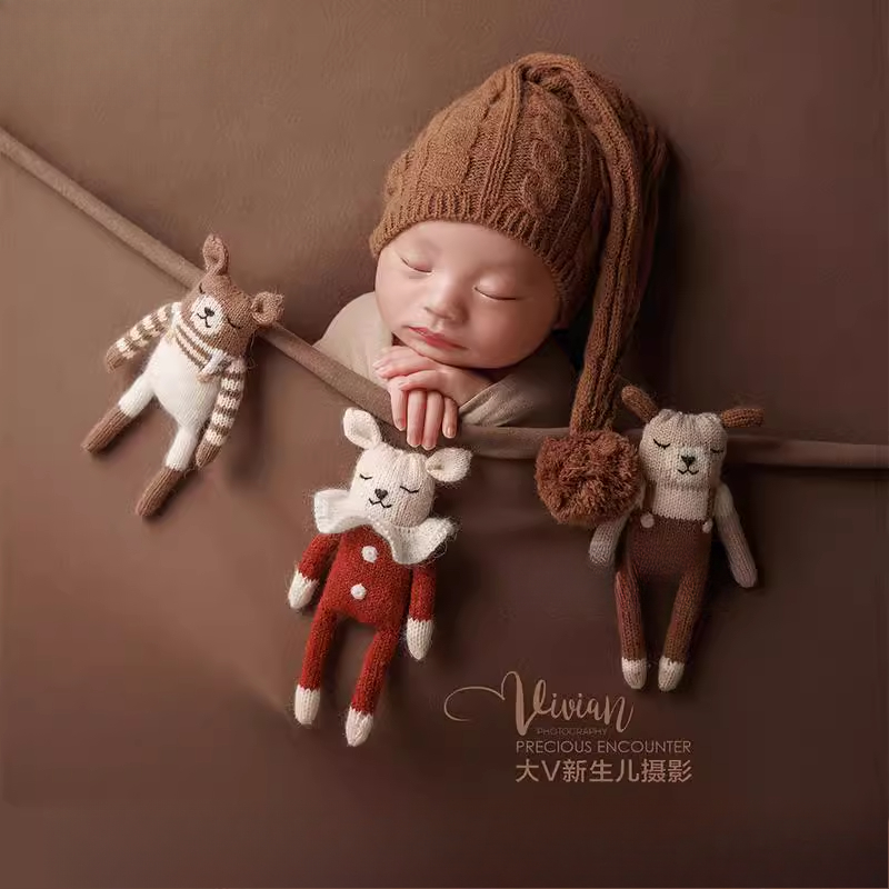 Newborn Photo Shoot Props Cute Knitted Doll and Hat Vintage Brown Background Blanket Floral Headband for Studio Photography