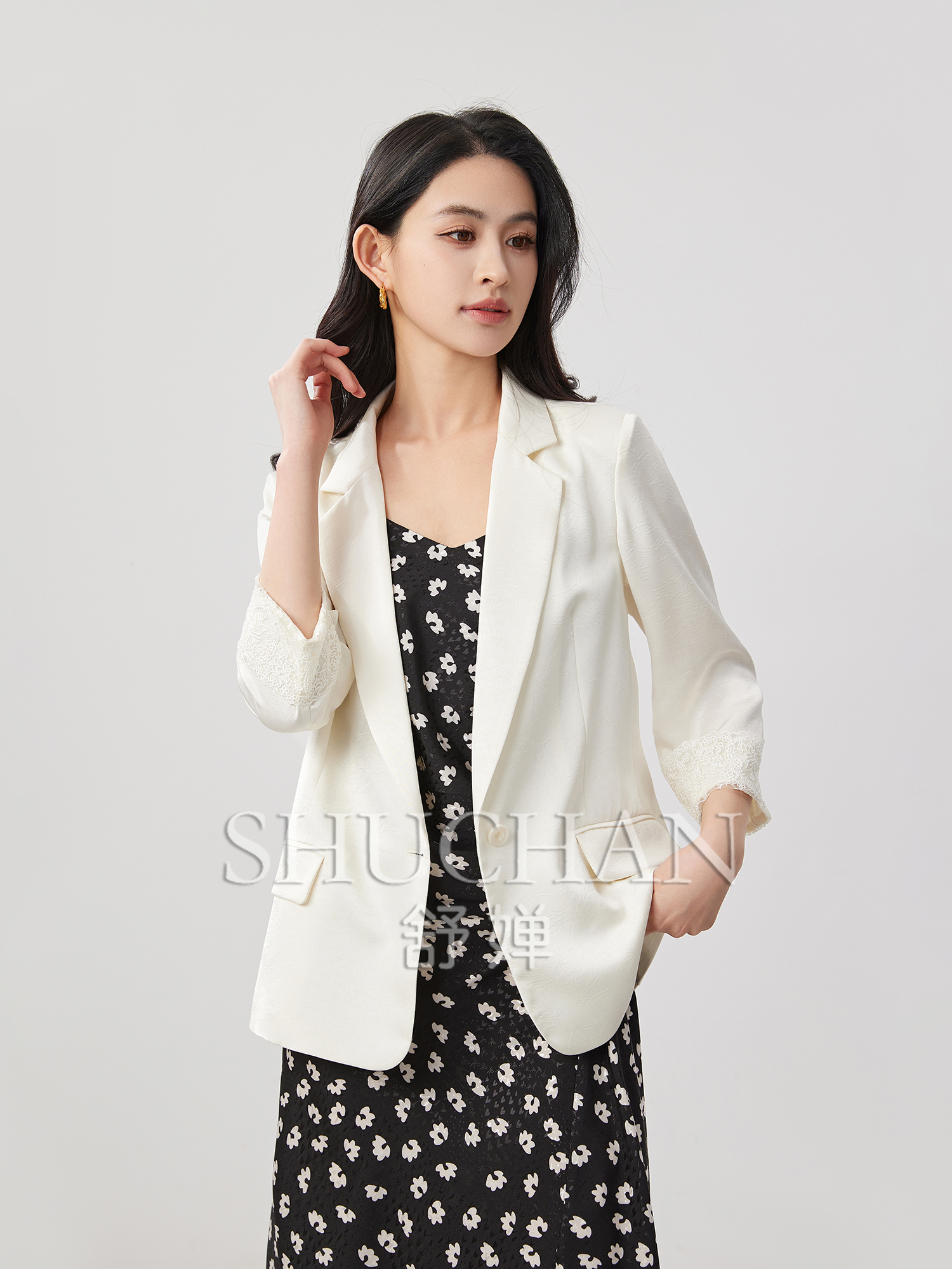 2025 Summer Lace Splicing Flip Sleeves, Imitation Acetic Acid Texture Seven-quarter Sleeve Blazer Women