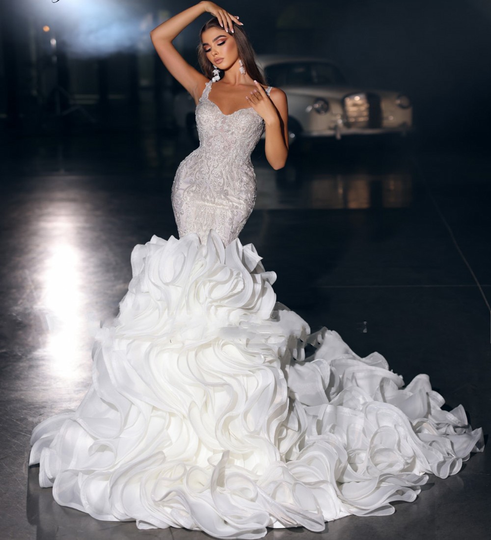 2025 Beading Embroidery Lace Mermaid Wedding Dress Luxury Spaghetti Straps Tiered Organza Train Trumpet Bridal Gowns
