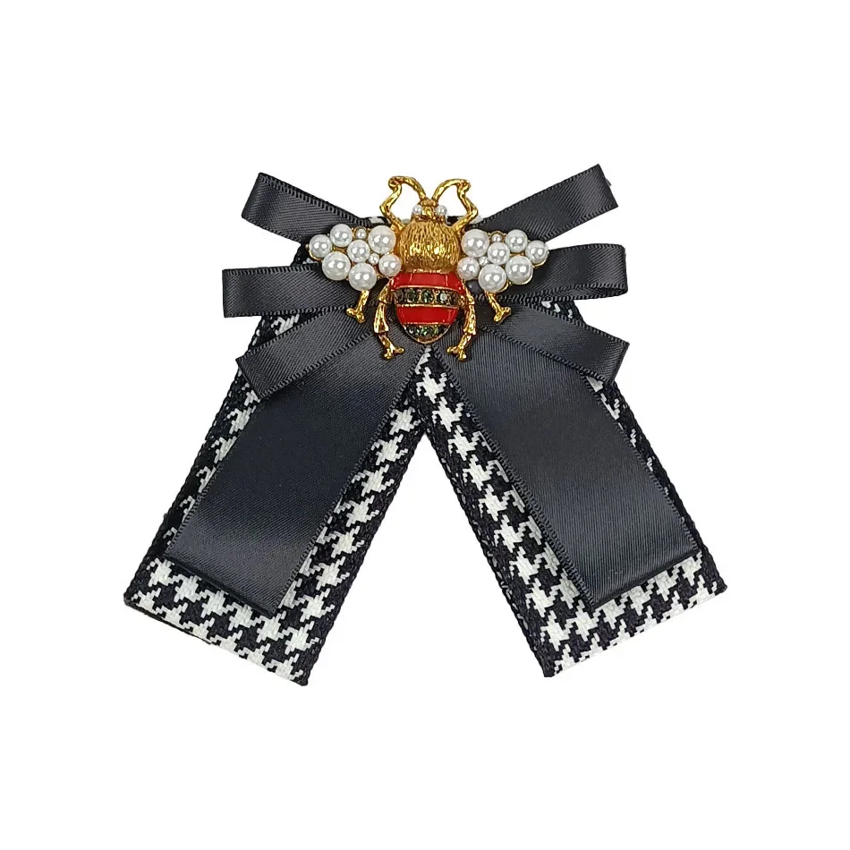 Vintage Bow Tie Pearl Rhinestones Bee Pins Women&#039;s Korean British Elegant Dress Suit Shirt Accessories Handmade Collar Flower