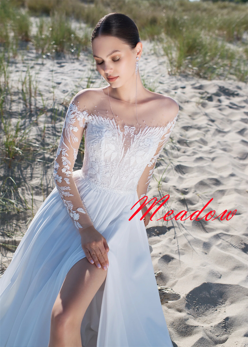 Customized Exquisite White Organza Wedding Dress High Quality Crew Neck Long Sleeves Chapel Train A-Line Appliques Bridal Gowns