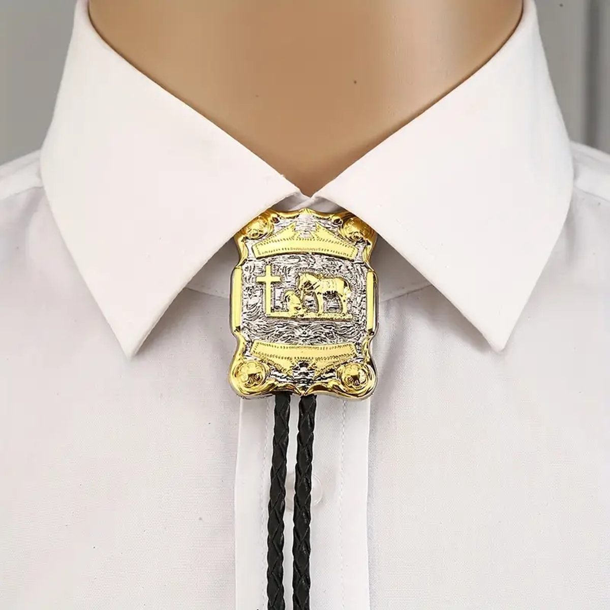 Sue Che Golden Zinc Alloy Bolo Tie for Men Retro Praying Believers Design Fashion Accessory