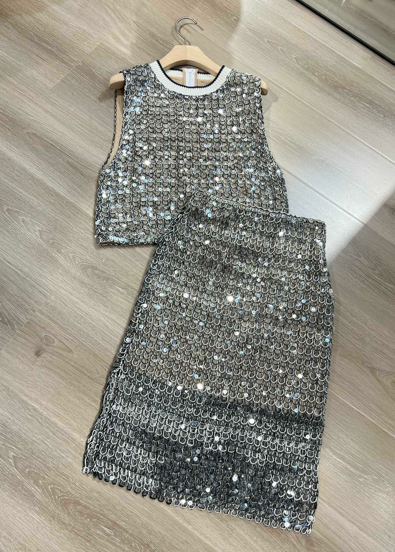 Exquisitely sequins trimmed casual summer luxurious set