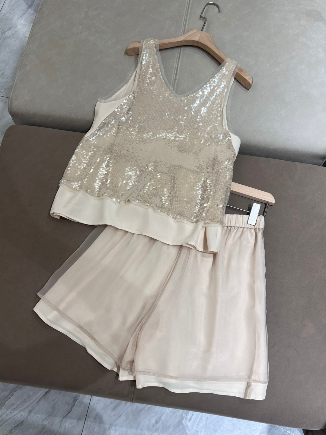 Summer exquisitely decorated sleeveless top and shorts