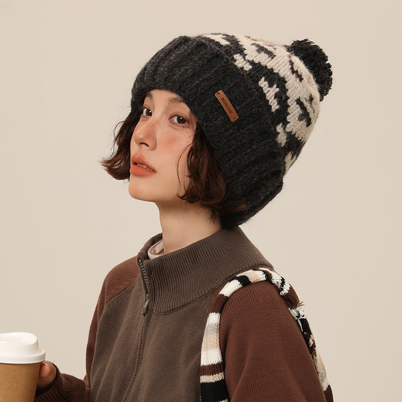 Knitted Hat for Women to Keep Warm in Autumn and Winter, Warm and Cold proof, Small Face Showing, Hairline Hat