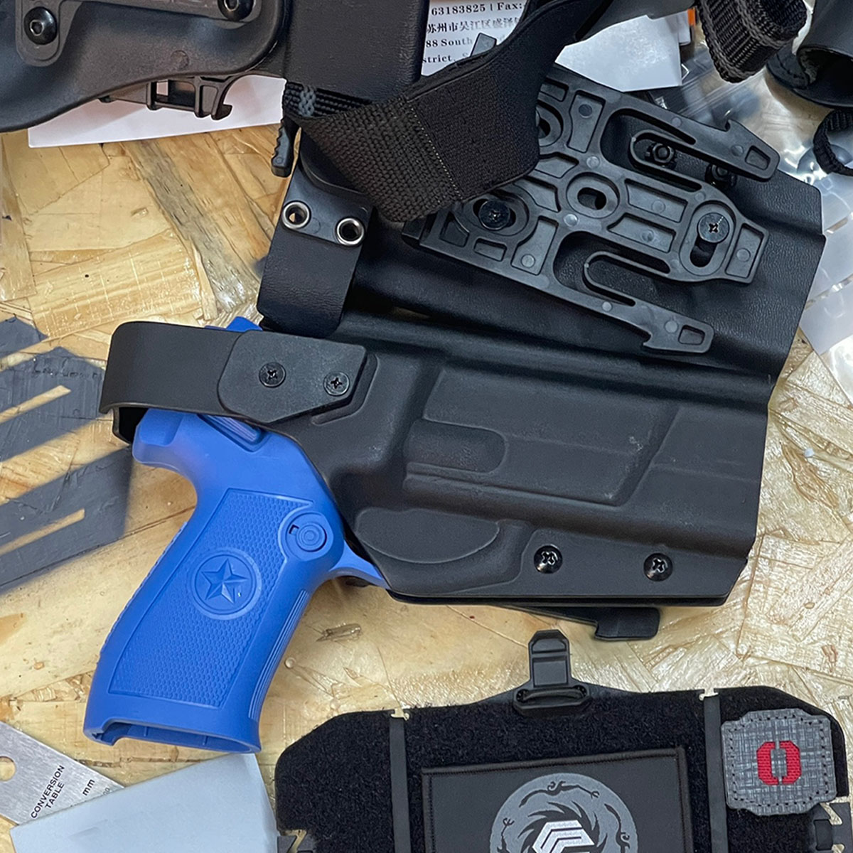 Tactical Pistol Holster 92G Sinking Quick Pull Gun Holster Adjustable Hunting Shooting Waist Belt Universal Airsoft Bracket