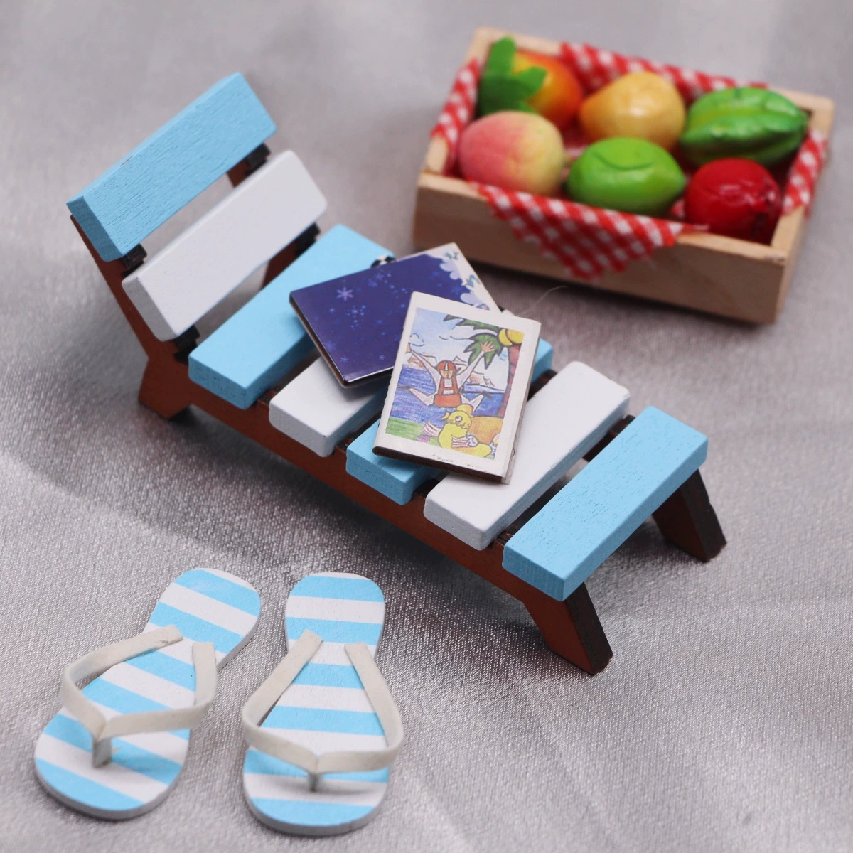 Natural Wood Mini Sauna Chair Ergonomic Design Portable Beach Micro Landscape Ornament Miniature Furniture for Home Office Hotel