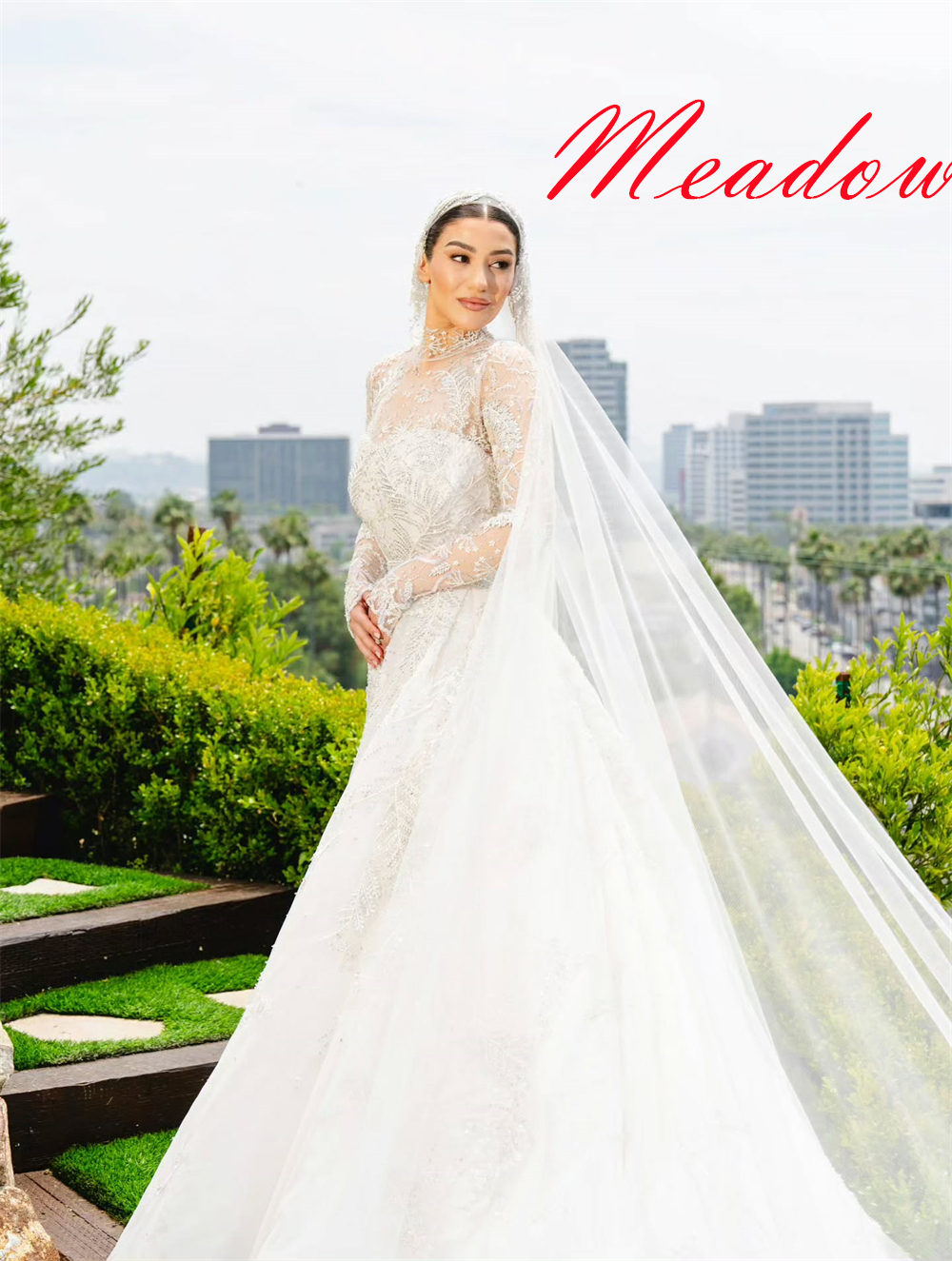 Customized Exquisite White Tulle Bridal Gowns Elegant High Neckline Long Sleeves Wedding Dress Chapel Train Backless Dress