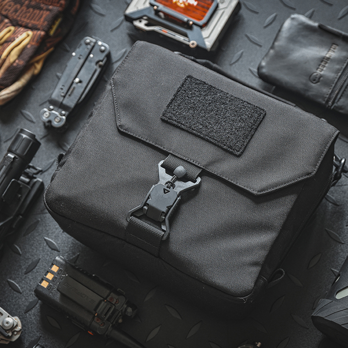 AQzxdc Outdoor Leisure Shoulder Bag Men's Commuter Messenger Pack Multifunctional Outdoor Travel Cycling Sports Storage Bag