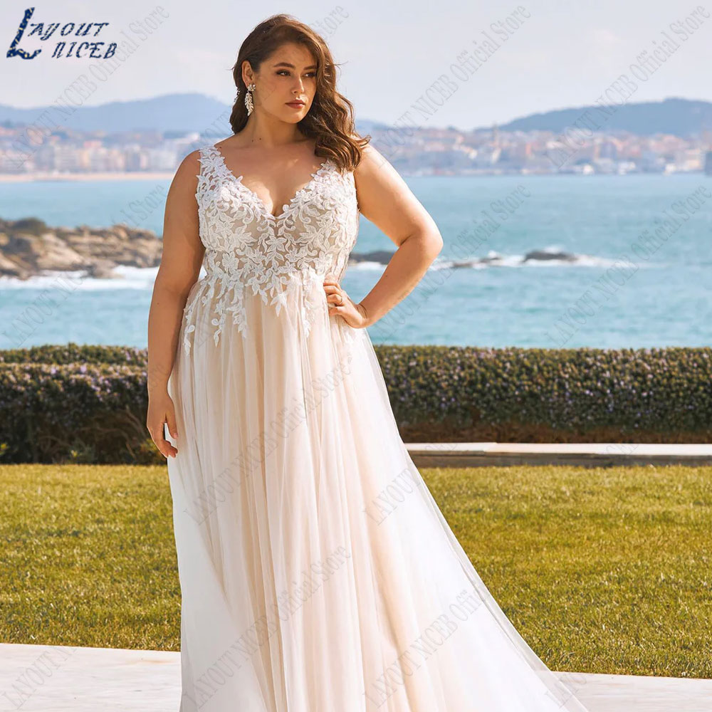 LAYOUT NICEB Appliques Plus Size Wedding Dresses V-Neck Sleeveless Bride Gowns Backless Buttons Tulle robe de mariée Custom Made