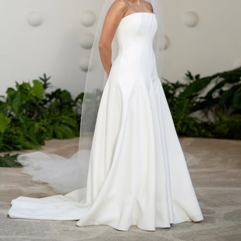 Customized satin white Ball Gown Royal Wedding Dresses  applique Tull Long tail Made Robe De