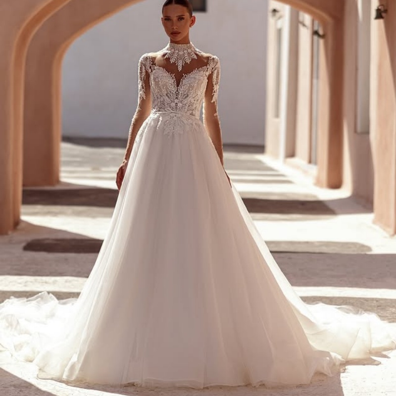 Customized Shiny ivory Ball Gown Royal Wedding Dresses Sweetheart Lace decal applique Long tail Made Robe De