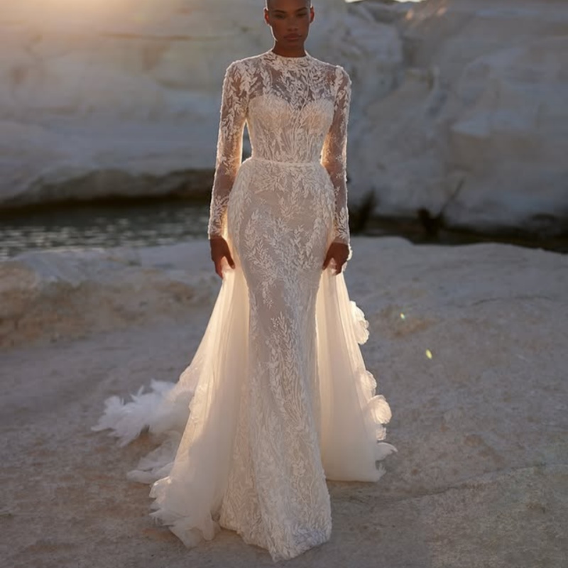 Customized simple ivory white Ball Gown Royal Wedding Dresses Sweetheart decal Long tail Lace Made Robe De