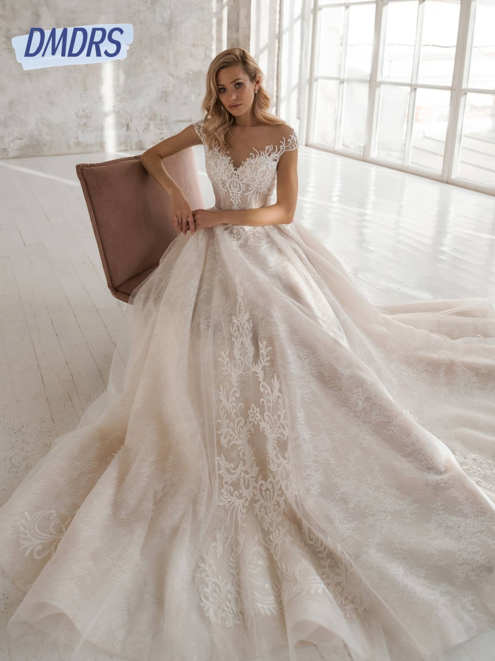 Exclusive O Neck Buttons Back Wedding Dress Classy Lace A Line Bridal Gown Customized Short Sleeves Women Romantic Women Wear