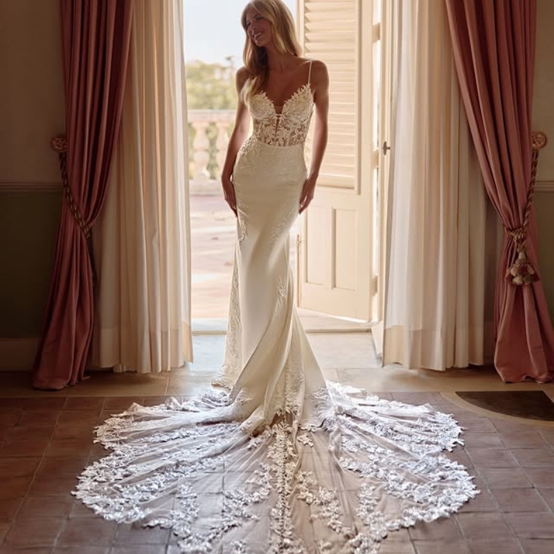 Customized satin ivory white Ball Gown Royal Wedding Dresses Sweetheart applique 3D flower backless Made Robe De