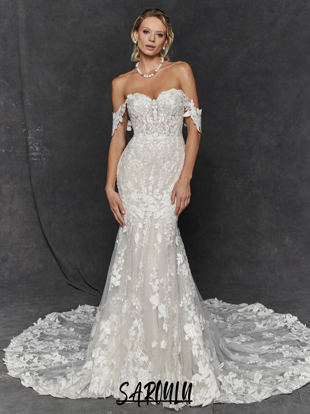 Romantic Appliques Buttons Back Wedding Dress New Arrival Shiny Mermaid Lace Bridal Gown Customized Exclusive Off Shoulder Wear