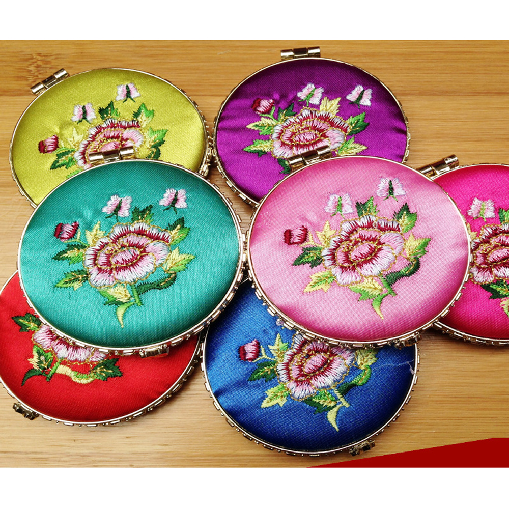 Pocket Novelty Christmas Gift Chinese Traditional Silk Embroidered Makeup Mirror