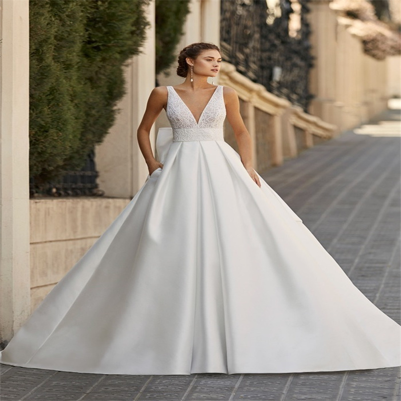 V Neck  Wedding Dresses Wedding Luxury 2025 A Line Women's Wedding Dress Sleeveless Long Ivory Dress for Womena Customized