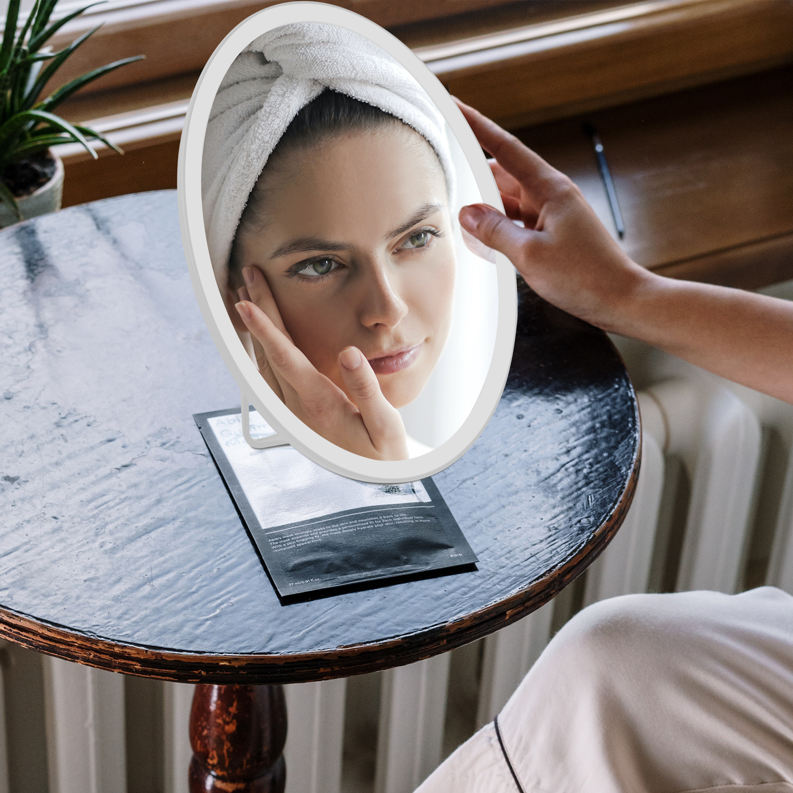 LED Makeup Mirror Light Clear High Definition Surface Stable Base Desktop St Mirror Plastic Home Girls Gift