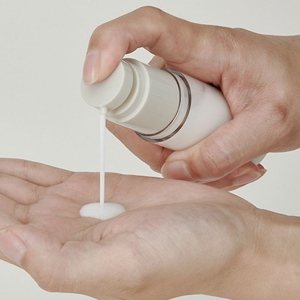 4pcs Travel Sub Bottles 30mL Spray 15mL Emulsion Random Color Leakproof Reusable Cosmetics Containers Toiletry Perfume